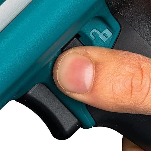 MAKITA akumuliatorinė viniakalė DBN600Z 18V 25-64mm be akumuliatoriaus ir kroviklio