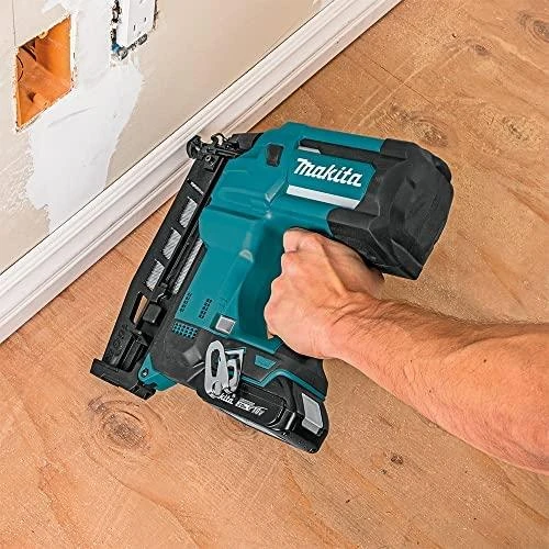 MAKITA akumuliatorinė viniakalė DBN600Z 18V 25-64mm be akumuliatoriaus ir kroviklio