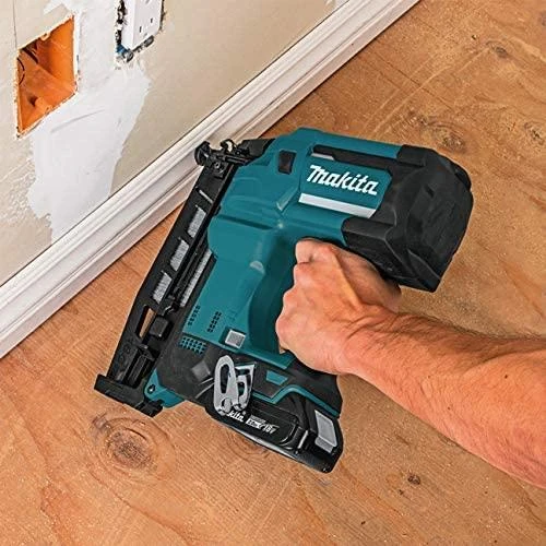 MAKITA akumuliatorinė viniakalė DBN600Z 18V 25-64mm be akumuliatoriaus ir kroviklio