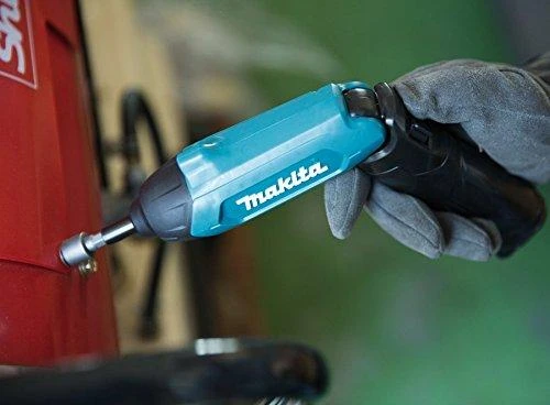 Makita DF001DW Akumuliatorinis suktuvas 1,5Ah įmontuotas Li-ion akumuliatorius; mikro USB įkrovimas; 4Nm; 1/4"; LED; 81 vnt. priedų rinkinys