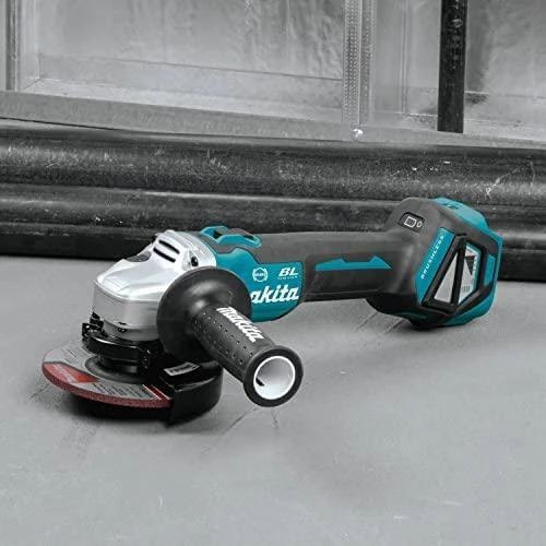 Makita akumuliatorinis kampinis šlifuoklis DGA513Z 18V, be akumuliatoriaus ir kroviklio