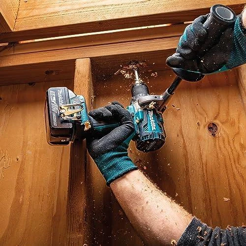 Makita DHP489 suktuvas gręžiant medieną