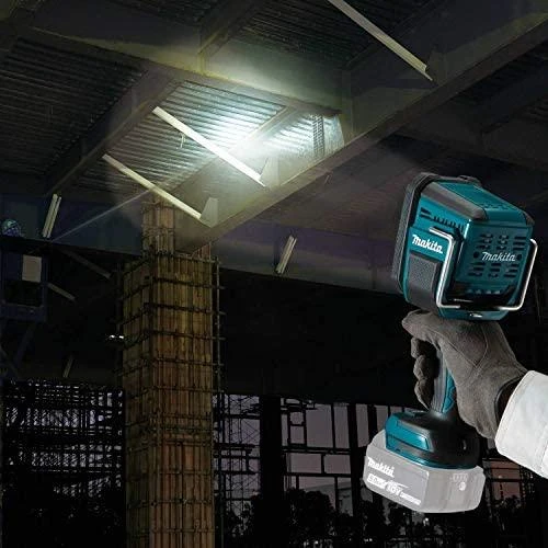 Makita Akumuliatorinis LED prožektorius DML812 14,4V / 18V LXT® • 1250 lm • komplektuojamas be akumuliatoriaus ir kroviklio.