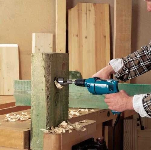 Gręžtuvas Makita DP4700