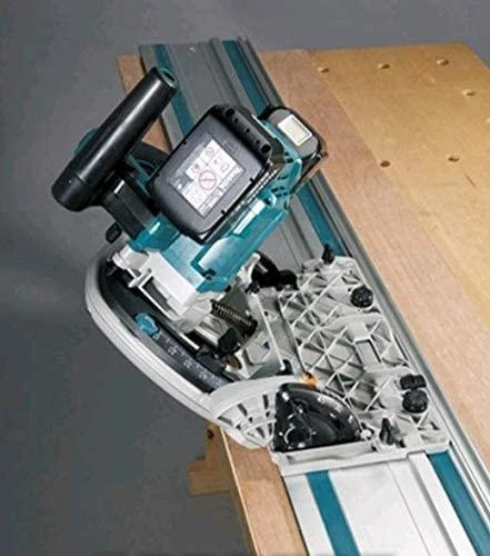 Makita DSP601ZJU Akumuliatorinis diskinis pjūklas, 56 mm, 165x20 mm, 2X18V, pjovimas kampu nuo -1° iki +48°, Bluetooth!!! lagaminas