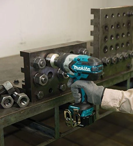Akumuliatorinis smūginis veržliasukis Makita DTW1001RTJ 18V 2x5,0Ah, 3/4", 1050Nm