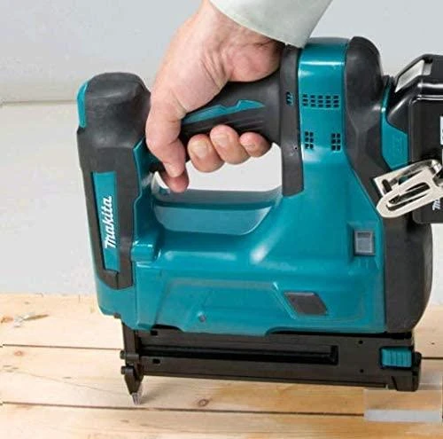 Makita DBN500ZJ Akumuliatorinis smeigiakalis 18V, 18Ga (1,2mm), 15-50mm, be akumuliatorių ir kroviklio! , MAKPACK