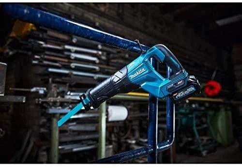 Makita JR001GM201 Reciprocating saw XGT, 32mm stroke; 3,54kg; greitas ašmenų keitimas; bešepetėlinis variklis, 2X4,0Ah, greitasis kroviklis ; įrankių dėklas