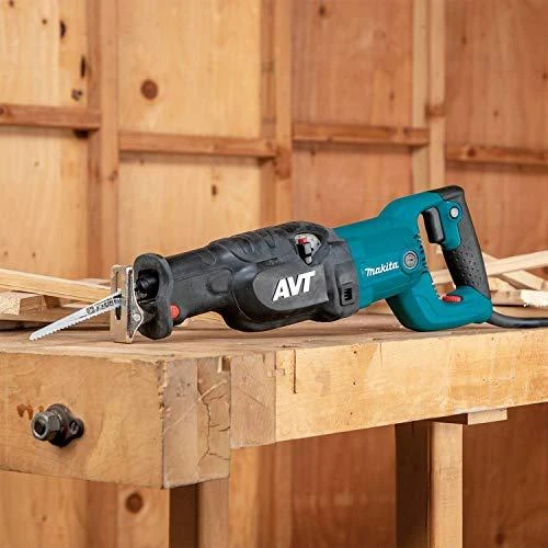 Makita Tiesinis pjūklas JR3070CT 1 510 W • 0 – 2 800 min⁻¹ • 32 mm