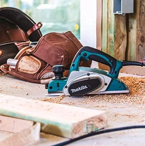 Makita KP0800J Elektrinis oblius 82 mm, 0-2,5 mm, 620 W, 2,6kg, MAKPACK