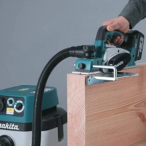 Makita oblius su prijungta nusiurbimo žarna