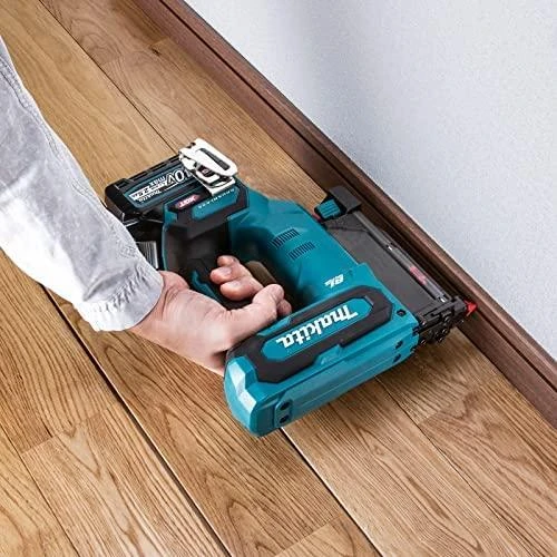 Makita PT001GZ Akumuliatorinis viniakalis XGT; 23GA; 15/18/25/30/35mm; XPT; Be akumuliatorių ir kroviklio!