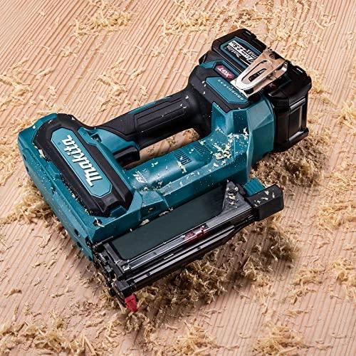 Makita PT001GZ Akumuliatorinis viniakalis XGT; 23GA; 15/18/25/30/35mm; XPT; Be akumuliatorių ir kroviklio!