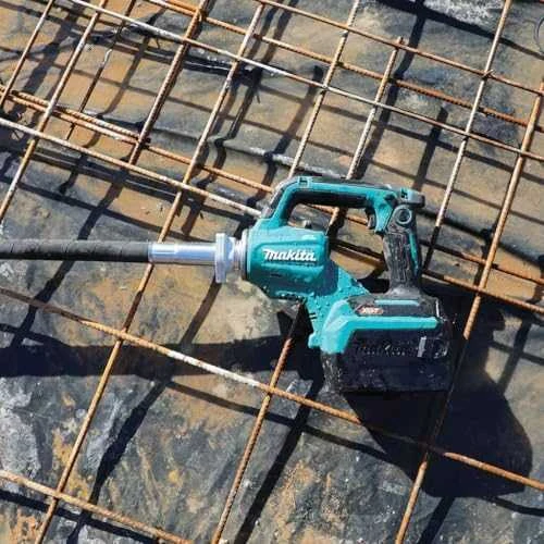 Makita VR004GZ Akumuliatorinis giluminis vibratorius, XGT 40V Max, 38mm x 1200mm, Be akumuliatorių ir kroviklio!