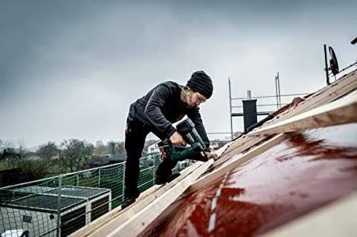 Akumuliatorinis vinių kalimo įrankis Metabo stogo darbams
