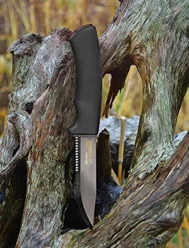 Morakniv Drožinėjimo peilis Mora Junior su metaline piršo apsauga. Laminuoto plieno geležtė 76mm*2mm, lakuota beržinė rankena
