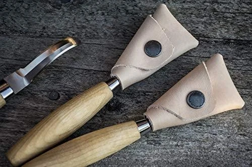 Šaukštų drožinėjimo peilis Morakniv® 163, lenkta geležtė 70x2,5mm. 25mm vidinis skersmuo. Dvigubi ašmenys, beržinė rankena