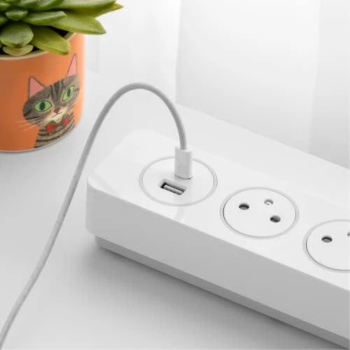 Orno Listwa Apsauginė juostelė nuo viršįtampių su 5 „EasyEject“ tipo 2P+Z lizdais, 1,5 m laidu (3x1,5 mm²), su apšviestu jungikliu ir 2 greitais USB A+C įkrovikliais