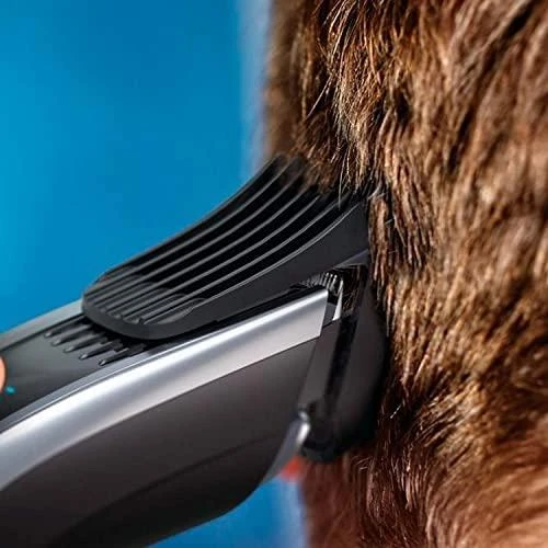 „Philips“ serijos 9000 plaukų kirpimo mašinėlė HC9450/15, titano peiliukai, 400 ilgio nustatymų, 120 min. veikia be laido / 1 val. įkrovimas