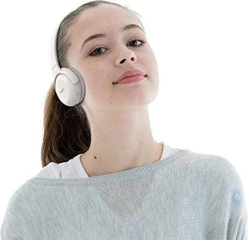 Philips baltos belaidės ausinės ant merginos galvos