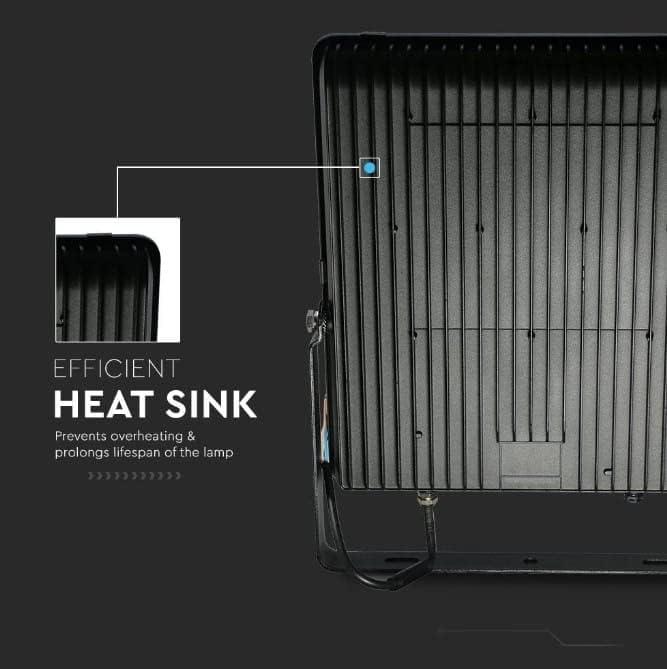 V-tac 30W LED prožektorius, juodu korpusu, 6400K, IP65