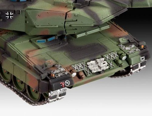 Revell Plastikinis modelis Leopard 2A6/A6M 1:72, rudas