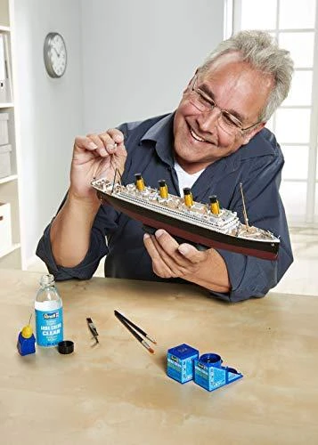 Revell – RMS Titanikas, 1/700 05210