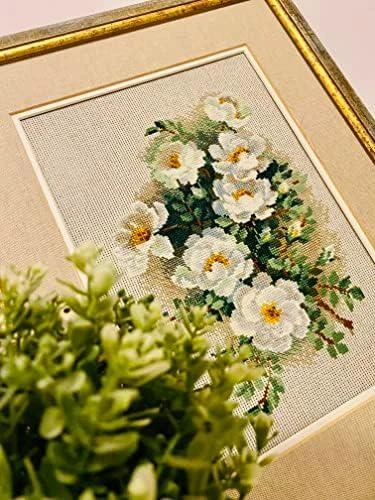 RIOLIS – Create It Yourself – Siuvinėjimo rinkinys „Balti žiedai“ 1351 (21x30 cm)