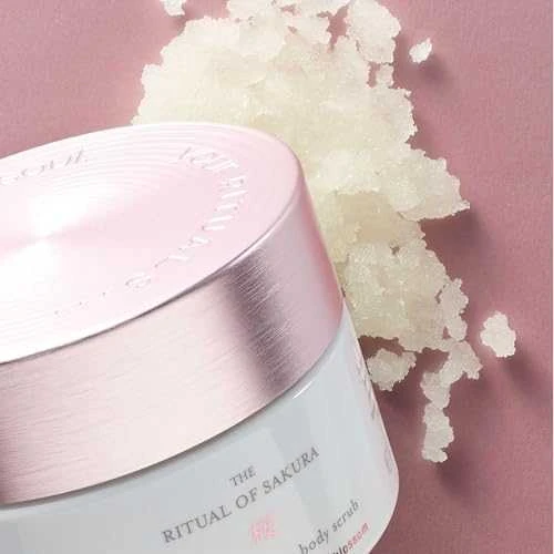 Rituals - he Ritual of Sakura Sugar Body Scrub cukraus kūno šveitiklis, 250 g