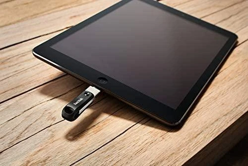 „SanDisk iXpand Flash Drive Go“ 64 GB – USB3.0 + „Lightning“ – skirti „iPhone“ ir „iPad“, EAN: 619659169381