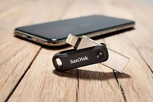 „SANDISK iXpand Flash Drive Go 256GB“ – USB3.0 + „Lightning“ – skirti „iPhone“ ir „iPad“
