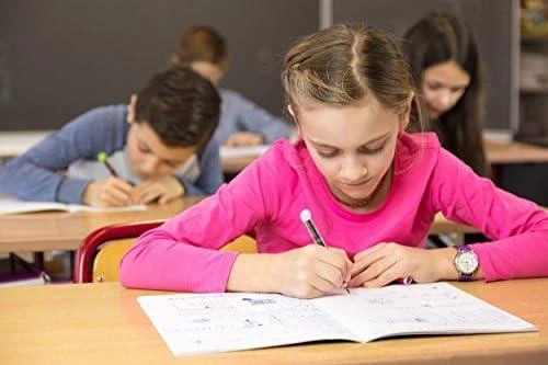*Plunksnakotis Schneider Base Kid L, kairiarankiams, rožinės spalvos korpusas