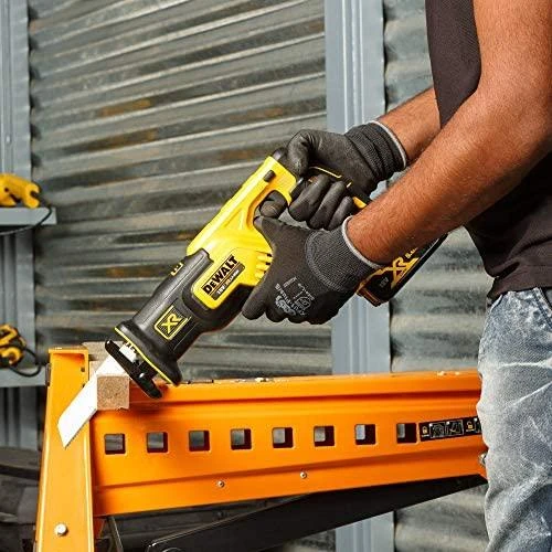Akumuliatorinis tiesinis pjūklas DeWalt DCS367P2-QW; 18 V; 2x5,0 Ah akum.