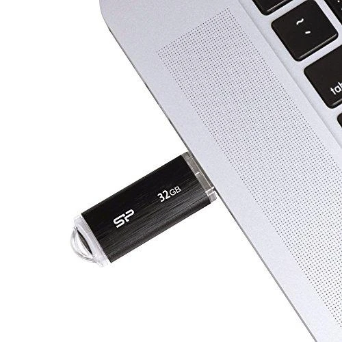 Silicon Power | Ultima U02 | 32 GB | USB Type-A | Juodas