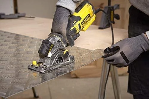 Diskinis pjūklas Stanley FME380K