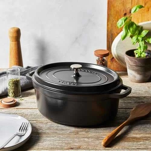 STAUB CAST IRON OVAL POT 4.2L Juodas