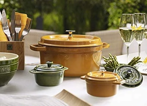 Staub La Cocotte 26cm, apvalus, ketaus, vyšnių raudonas