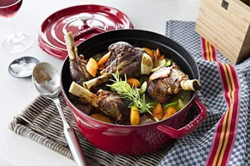 Staub La Cocotte 26cm, apvalus, ketaus, vyšnių raudonas