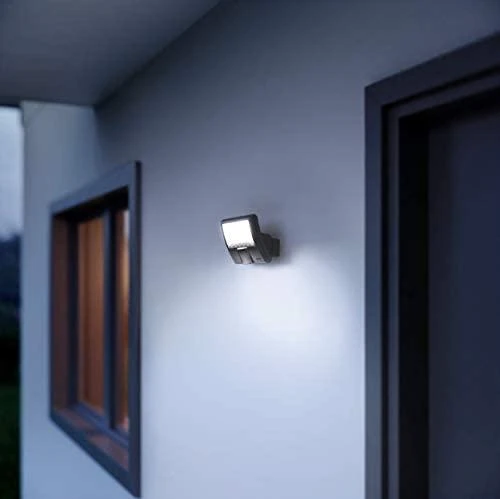 Steinel Sensorinis XLed curved prožektorius, baltas