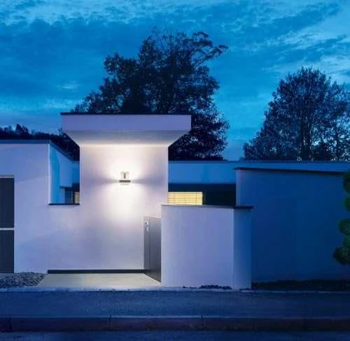 Steinel Sieninis šviestuvas, sieninis šviestuvas su judesio ir prieblandos jutikliu, „Bluetooth“, skaitmeninis l 820 led ihf connect antracito 12,5w / 858lm / aliuminio / 3000k / apačios viršus apšvietimas, numerių apšvietimas