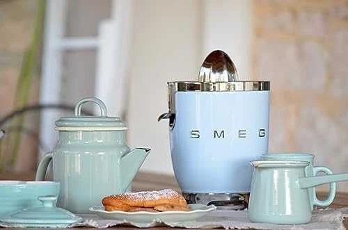 Smeg Citrusinių vaisių sulčiaspaudė CJF11PBEU, blizgi pastelinė mėlyna spalva