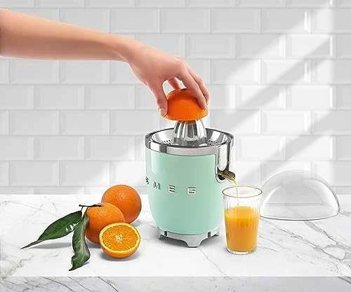 Smeg Citrusinių vaisių sulčiaspaudė CJF11PGEU, blizgi pastelinė žalia spalva