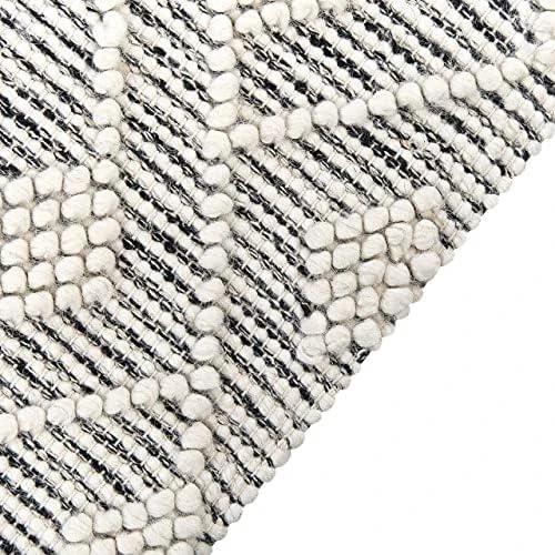 Beliani Kilimas KAVAK juodas 160 x 230 cm vilnonis