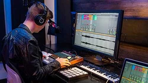 Garso Pultas - Tascam Model 12 12 Kanalų, USB Type-C, Juodas, Medinis