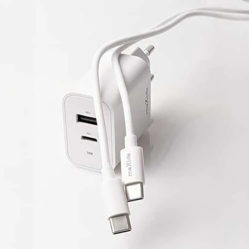 Maxlife MXTC-06-30AC PD QC įkroviklis 1x USB-C 1x USB 30W baltas + USB-C – USB-C laidas 60W