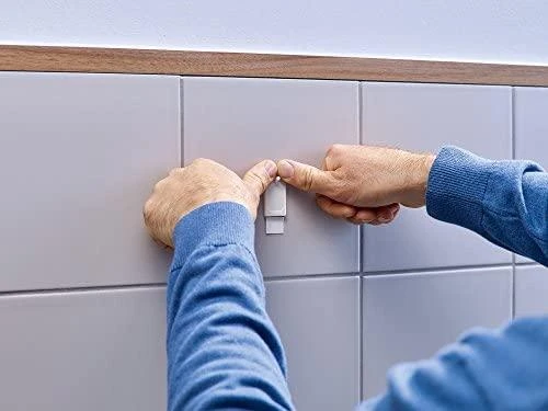 Tesa Uniwersalny hak Baltas 2 vnt. 77762