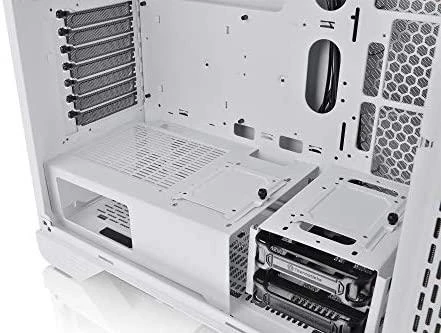 „Thermaltake S300“ grūdinto stiklo sniegas