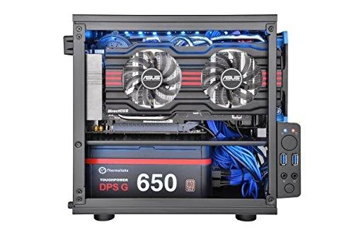 THERMALTAKE Core V1 Mini-ITX Case 2x USB 3.0 ir 1x HD Audio I/O jungtis viršuje, vienas iš anksto įdiegtas 200 mm ventiliatorius