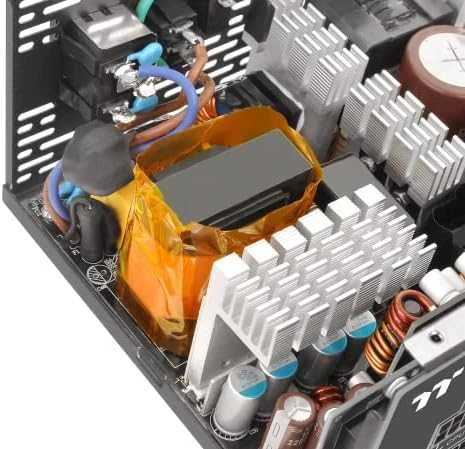 Maitinimo šaltinis Thermaltake Toughpower PF3 1050W Platinum