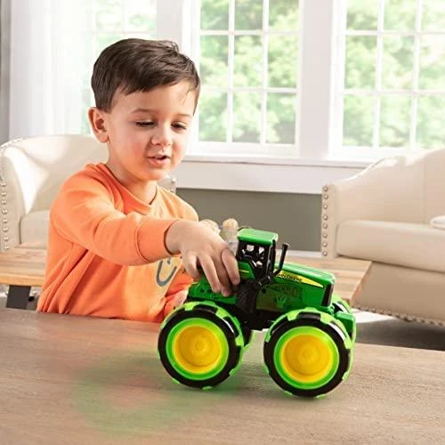 Tomy JOHN DEERE traktorius su šviečiančiais ratais Monster, 46434